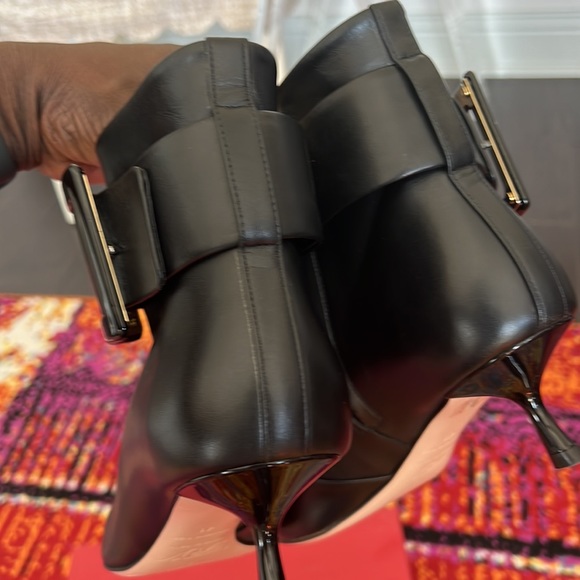Pointy covered buckle bootie by Roger Vivier of Paris. Worn once. - Picture 8 of 12
